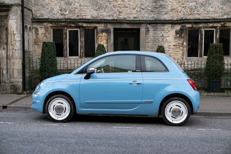 Auto económico Versa renta