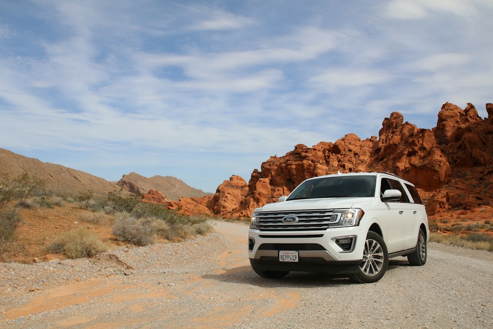 SUV lista para renta en patio Arrendadora Zoe México